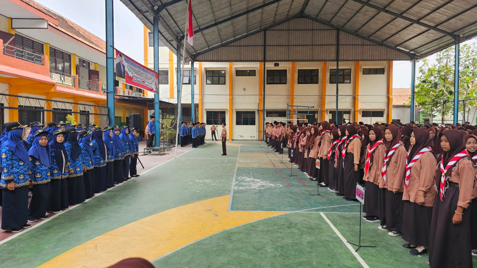 Memperingati Hari Pahlawan 10 November SMK Negeri 1 Kalitengah Lamongan “Semangat Pahlawan Untuk Masa Depan Bangsa Dalam Memerangi Kemiskinan dan Kebodohan”